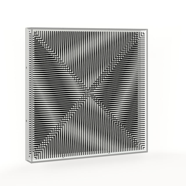 Op X Line – video of the black and white optical acrylic artwork by Marcio Pontes, the pattern shifting as the view moves
